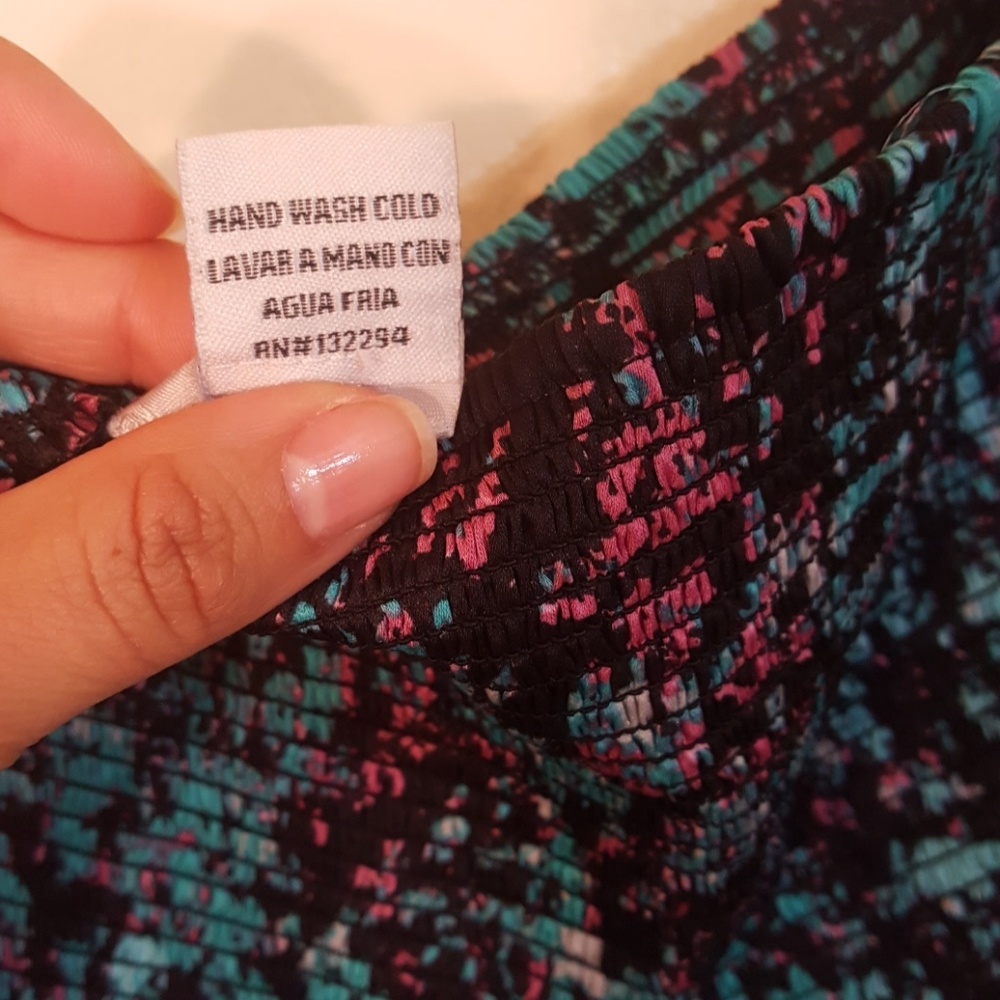 Sleeveless sharkbite handkerchief - Picture 5 of 6